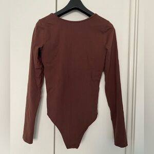 Abercrombie & Fitch V-Back Long Sleeve Bodysuit